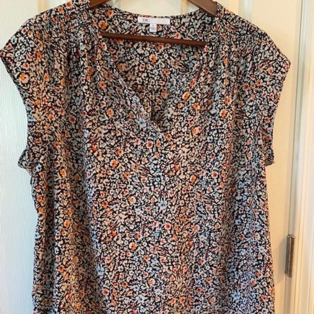 FLORAL SHORTSLEEVE BLOUSE